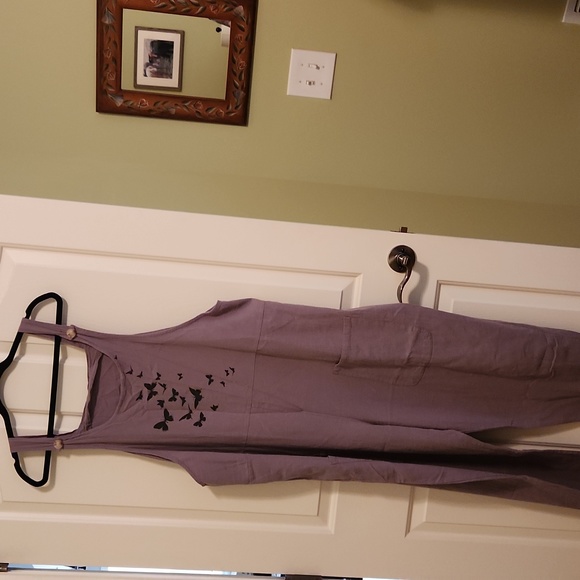 Gray bibs overalls with black butterflies. Size XL great condition - Picture 1 of 6